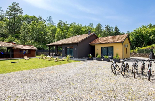 Awesome home in Klana with sauna