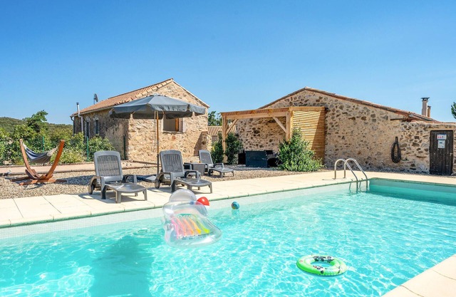 Awesome home in Pardailhan with kitchen