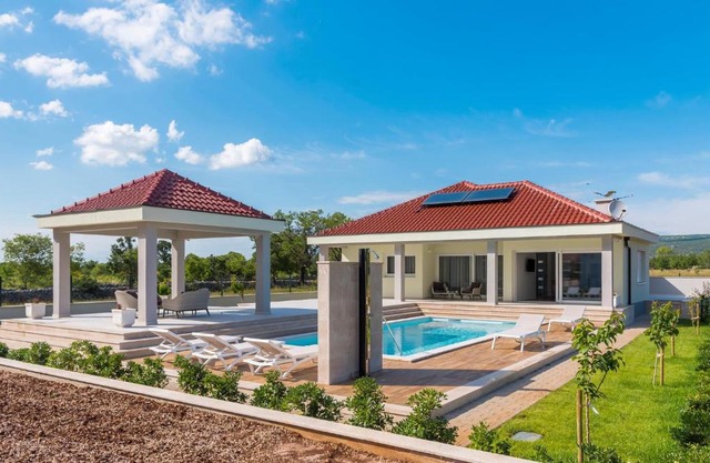 Awesome Home In Unesic With Outdoor Swimming Pool