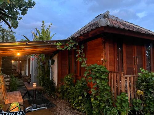 Ayolah surf House &Surf Camp