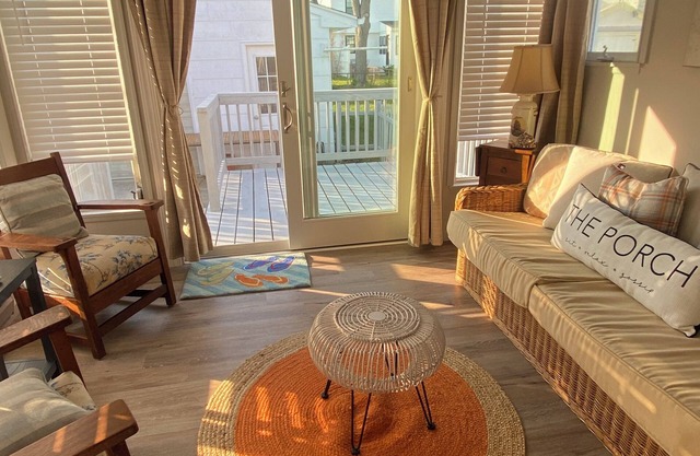 "Bain de Soleil in Cape May" 2 bedroom 2 bath cottage