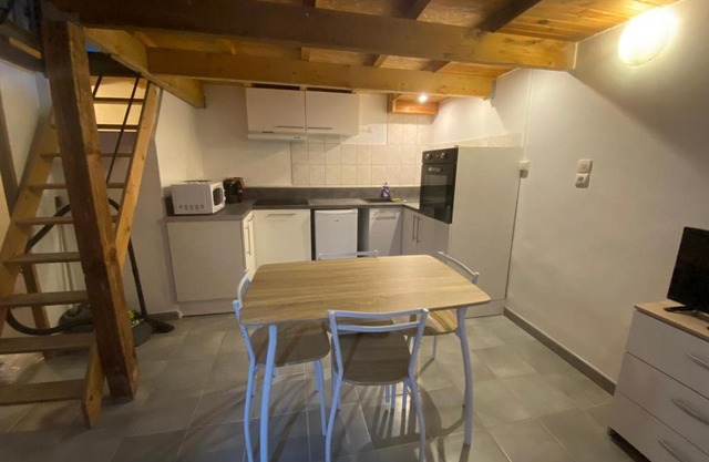 Baixas R2 - 1 chambre avec mezzanine ouverte sur communs