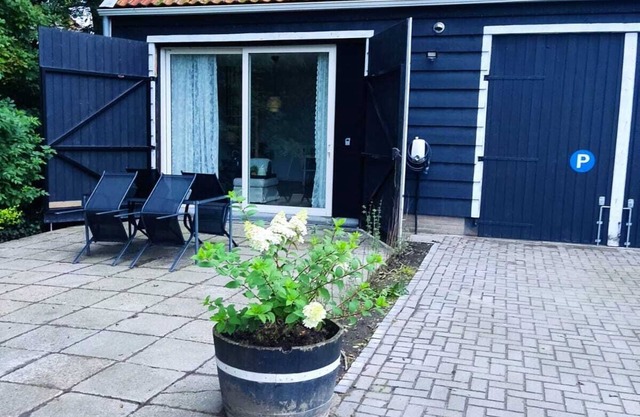 Barn house in the polder, beautiful area for biking. Beach just 15 km away