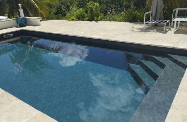 Bas de Villa vue mer Proche Grand Bourg