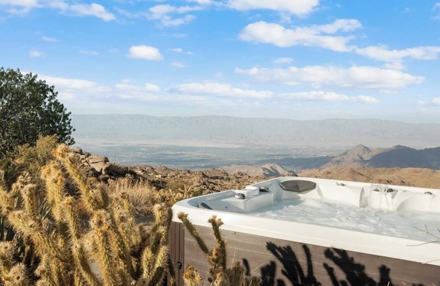 BaseCamp74 - Unforgettable Views, 77 Private Acres