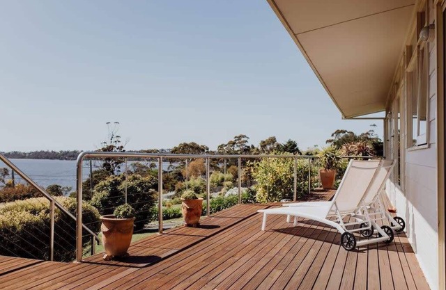 Bay Views with Swimming Pool