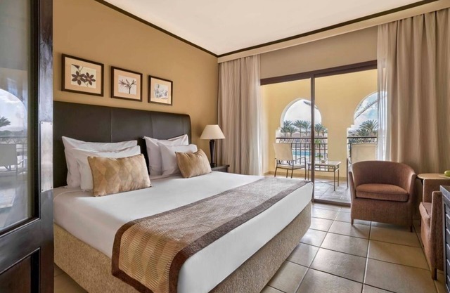 Beachfront Resort: 2 Rooms, 4 Pools, Waterslides, Spa Bliss & Dining Options