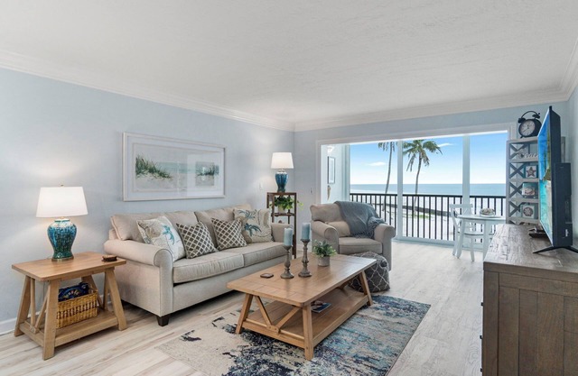 Beachfront Modern Getaway | Sleeps 4
