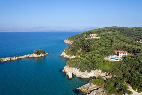 Beachfront Villa Seasun by PosarelliVillas