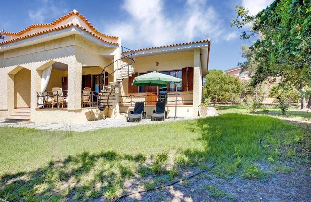 Beachfront Villa with Solarium