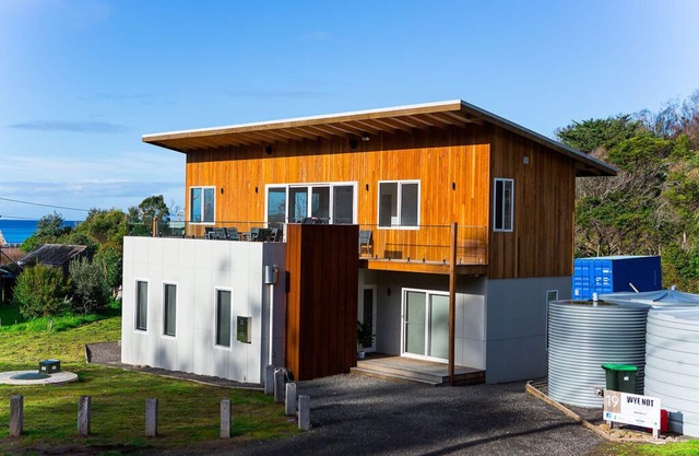 Beachside luxury living in Wye River-perfect for the family or groups of friends