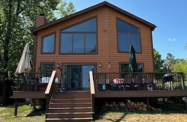 Bears Den: Year-round Comfortable 4-bdrm house on Lake Ripley in Cambridge WI