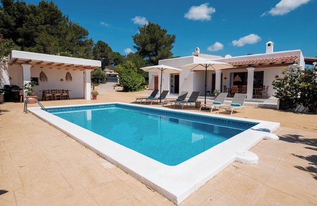 Beautiful Villa Can Joan Durban with Pool, Air Conditioning