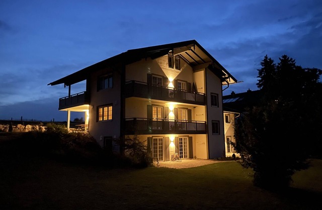 Beautiful 75sqm apartment with terrace in country villa on Lake Chiemsee