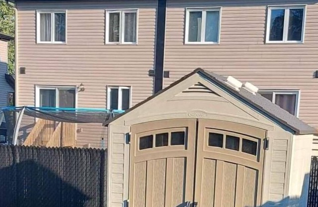 Beautiful apartment ,very quiet environment, close to everything Mont-Tremblant