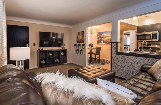 BEAUTIFUL! Cincinnati's favorite extended stay Apartments!