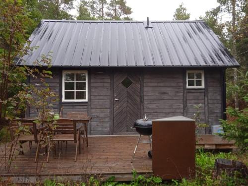 Beautiful Home In Lärbro With 1 Bedrooms