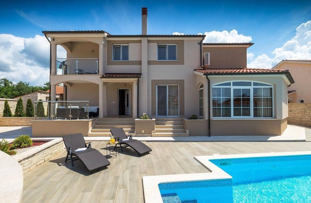 Beautiful home in Porec