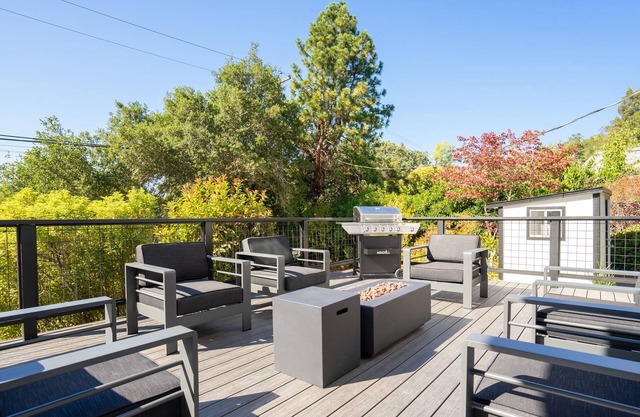 Beautiful modern home near Sonoma, Calistoga & wineries