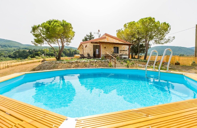 Beautiful private villa with A/C, WIFI, private pool, TV, terrace, pets allowed and panoramic view