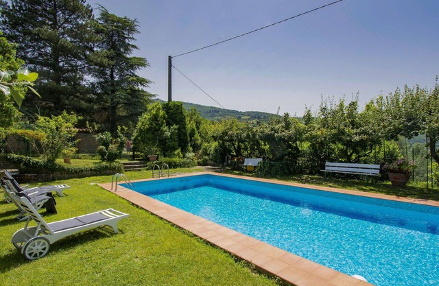 Beautiful private villa for 6 people with pool, WIFI, TV, terrace and pets allowed