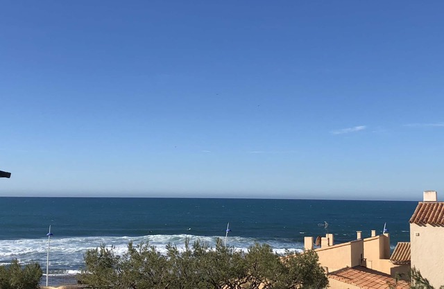 Beautiful T2 facing beaches with sea view terrace