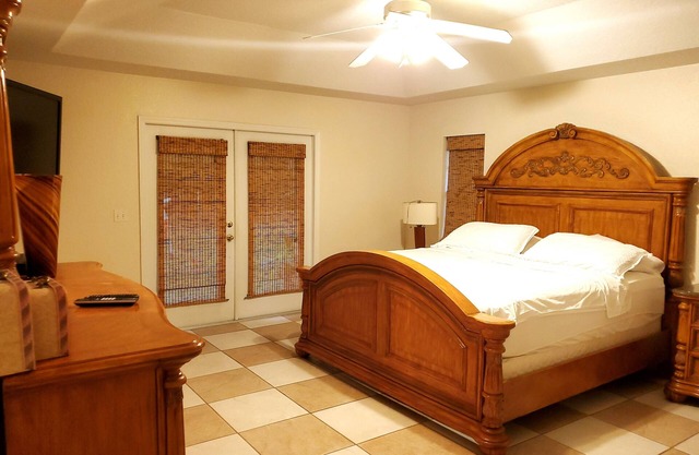 Beautiful Vacation Home Across from Lake Okeechobee