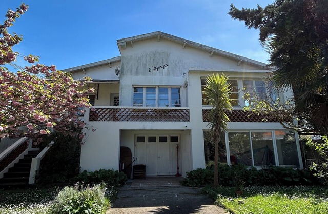 beautiful villa with garden sports in Fouras, comfortable, sunny, sea view