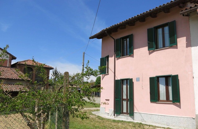 Beautiful villa for 5 people with WIFI, TV and patio