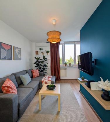 Bella Luna Luxury Suites - Warm & Modern Apt Near Old Town & Museums