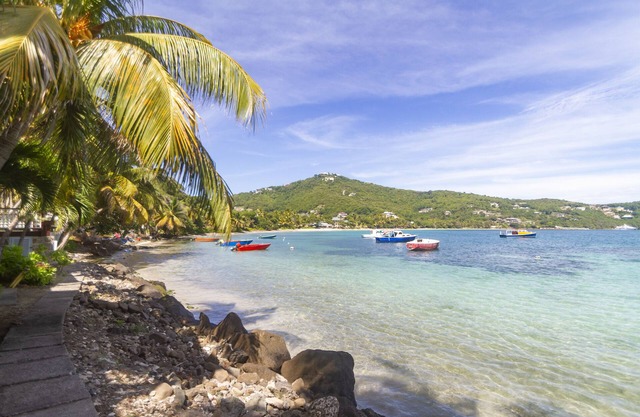 Bequia Beachfront Villa Hotel