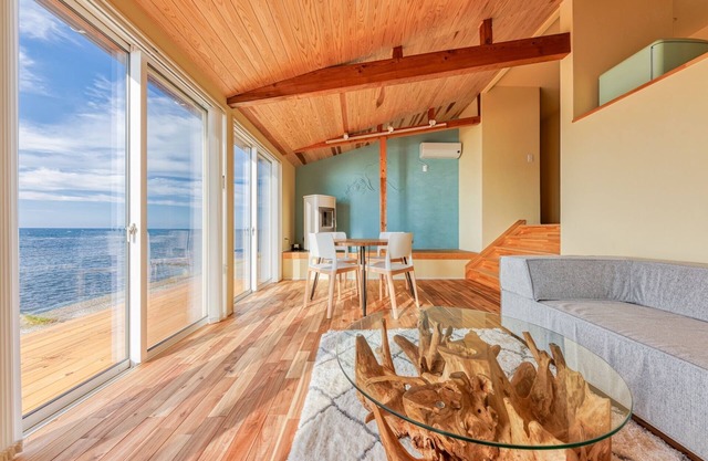 Between the Seas/Santou-gun Niigata