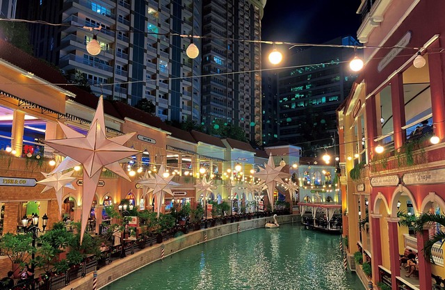 BGC Venice Condo - Pool & Wi-Fi - Suite 14B