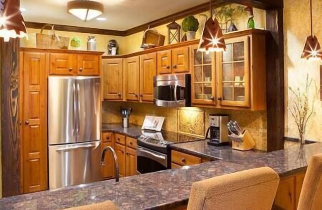 Big Cedar Wilderness Club Resort, Pool, fireplace!