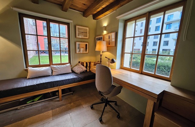 Bijou house on a private herb garden in Karlin