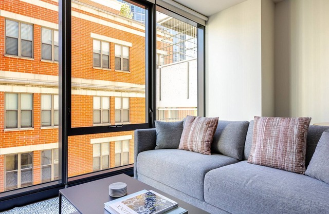 Blueground | Central Station, pool, nr Grant Park