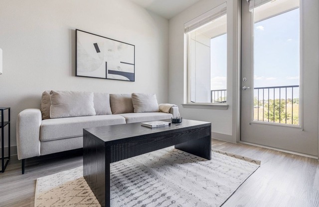 Blueground | Del Valle, pool, nr McKinney Falls