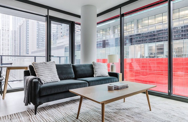 Blueground | River North, balcony & pool, nr Pier