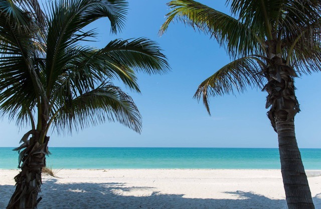 BnB Hyperion | Spacious 3B Home w Lanai, Boat Ramp