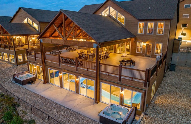 Book Your Dream Vacation at Lazy River Retreat!