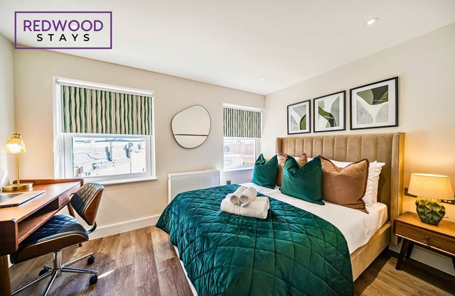 Brand New | Town Center | FREE WiFi | 58 Inch TV