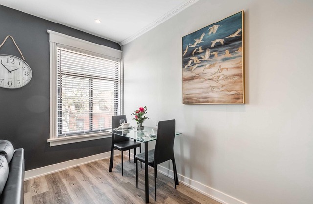 Bright 1 Bedroom Condo Heart of James Street North