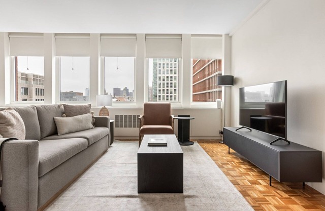 Bright Back Bay Studio w/W/D & Gym, nr Copley T, by Blueground