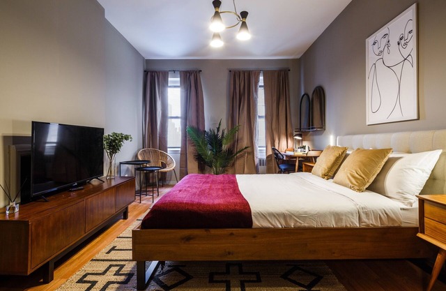 Bright & Modern Studio Apartment in Manhattan