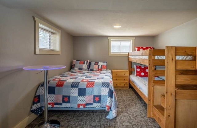 Bungalow 6: Stars and Stripes Bungalows