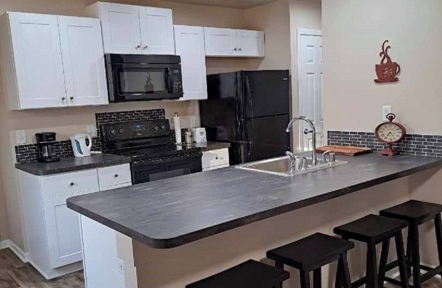 Burlington Getaway blocks from downtown, Echo Lake, min's frm Lake Geneva & Milw