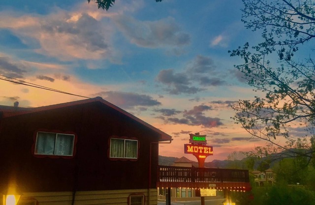 Caboose Motel