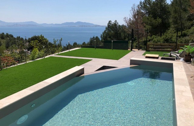 Calanque de Niolon with exceptional sea view/exceptional view of the sea