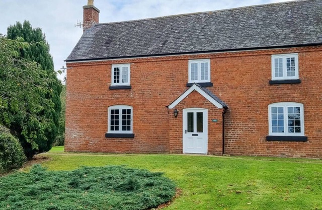 Calcot Farmhouse in Montgomery