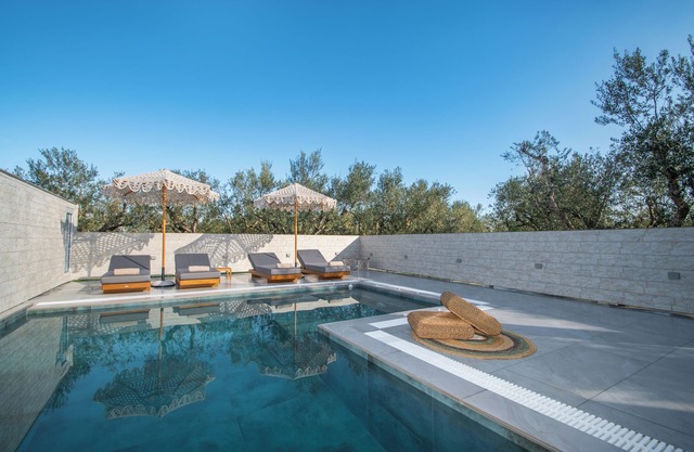 Camelia Luxury Suites - Private Pool & Jaccuzi